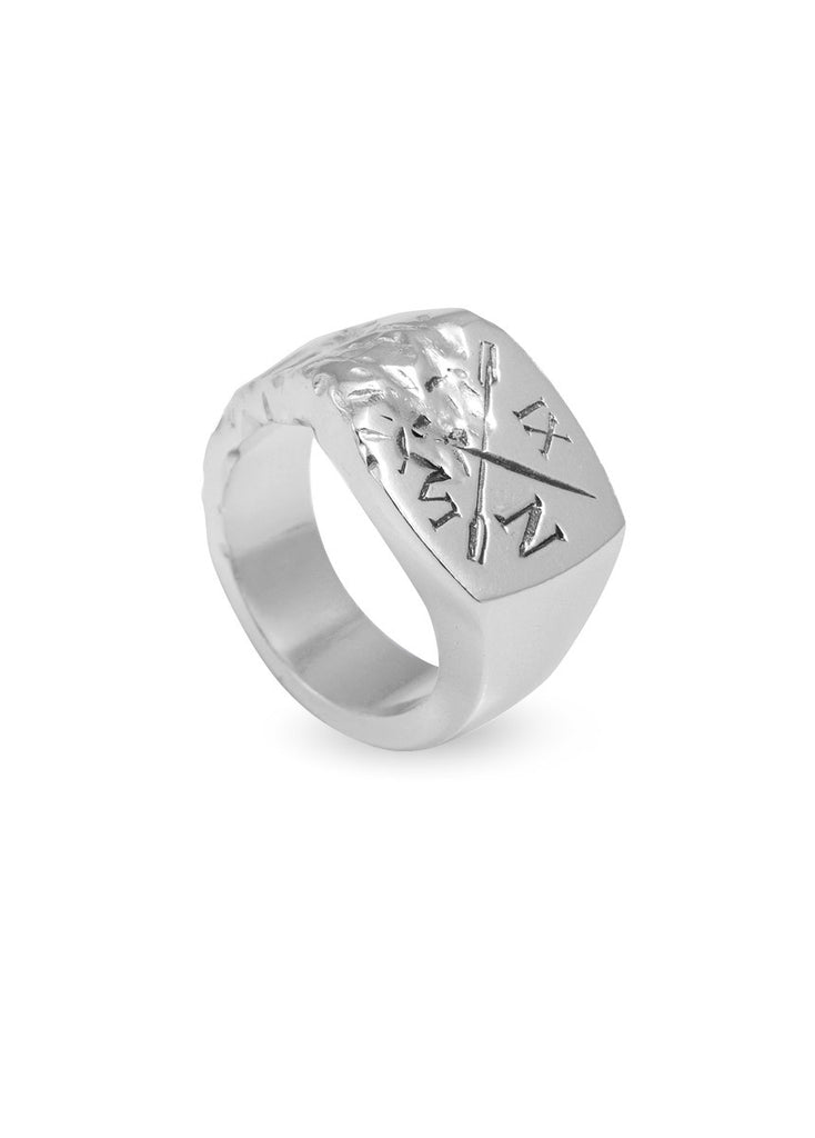 Ivy Noir Signet Ring